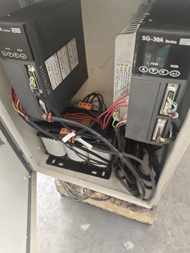 出售两台数控炮塔铣