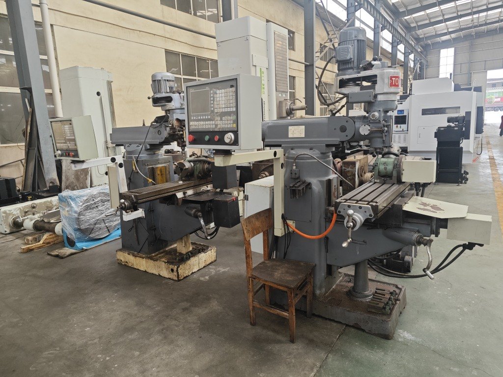 出售两台数控炮塔铣