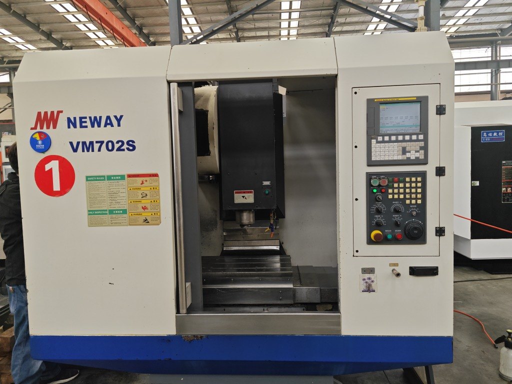 出售纽威VM702S立式加工中心
