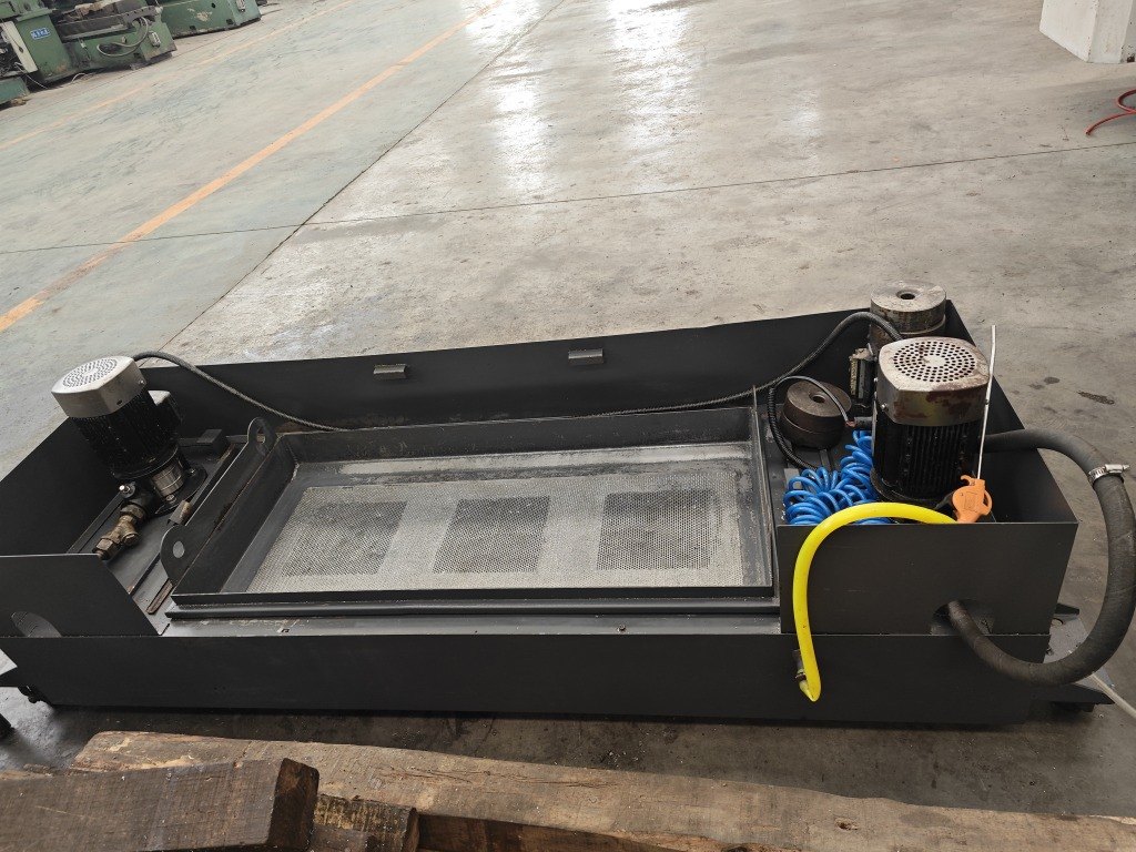 出售纽威VM702S立式加工中心