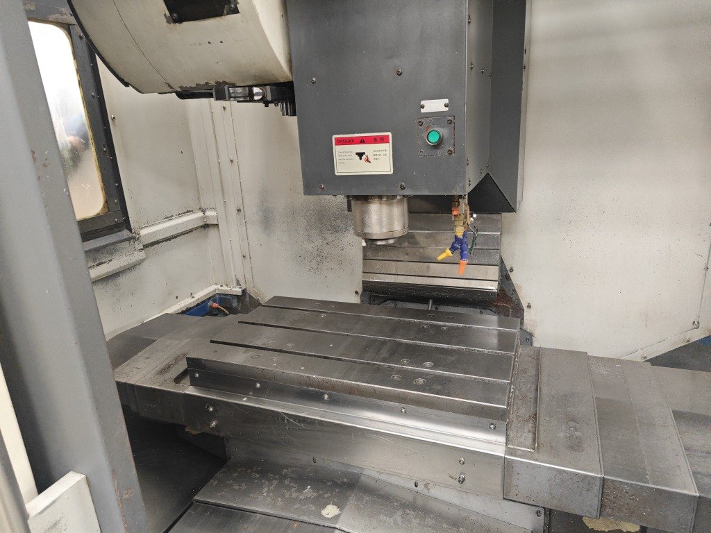 出售纽威VM702S立式加工中心