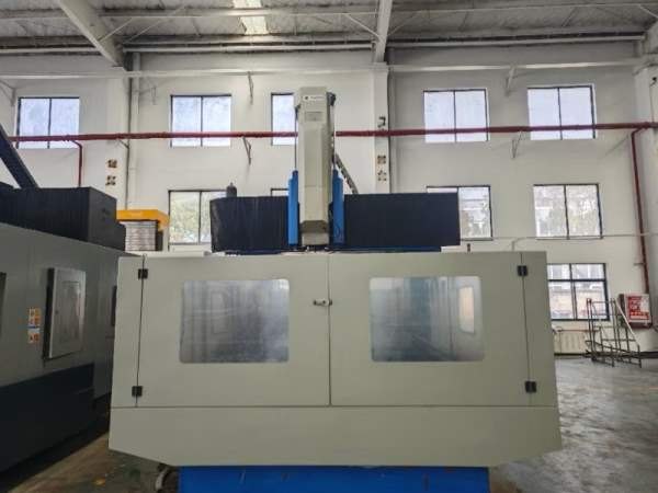 刚刚到货台湾松颖SDM-4225数控龙门铣一台，两线一硬，.