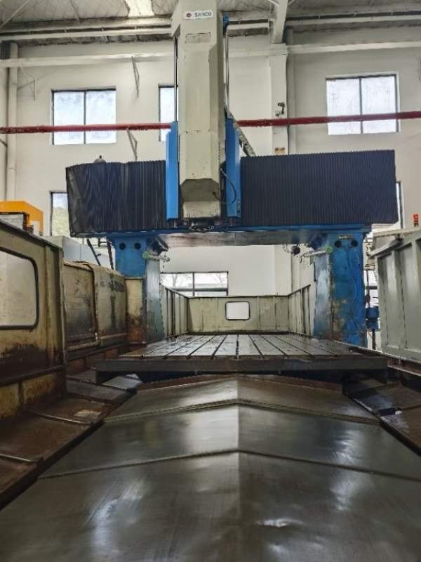 刚刚到货台湾松颖SDM-4225数控龙门铣一台，两线一硬，.