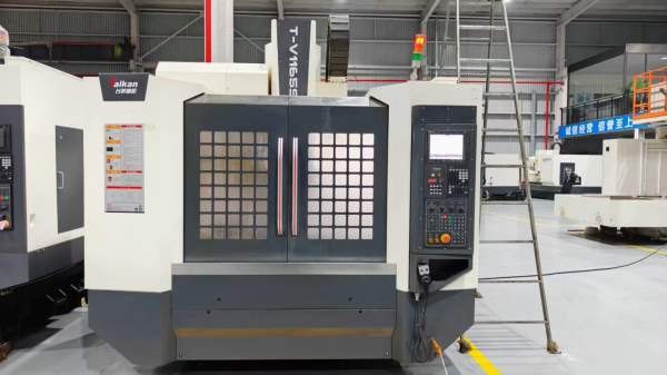 新到一台2023年安装少用台群T-V1165S加工中心，三菱M8.