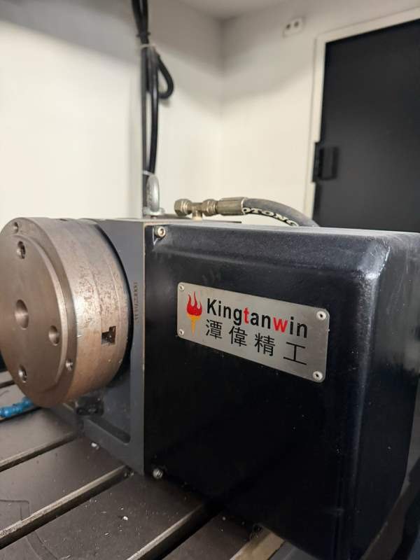 韩国威亚F500立加 三轴行程：1060x510x635mm工作台尺.