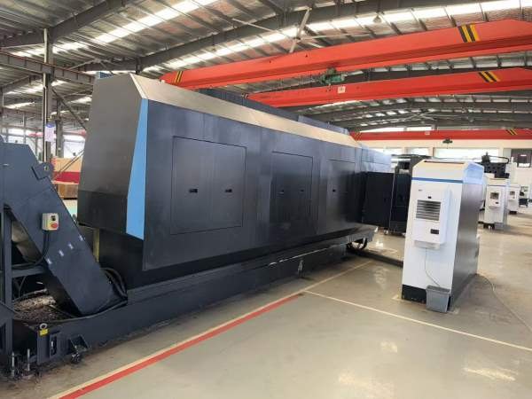 同款三台，纽威重载3米61125，卡盘直径1.25米，床身回.