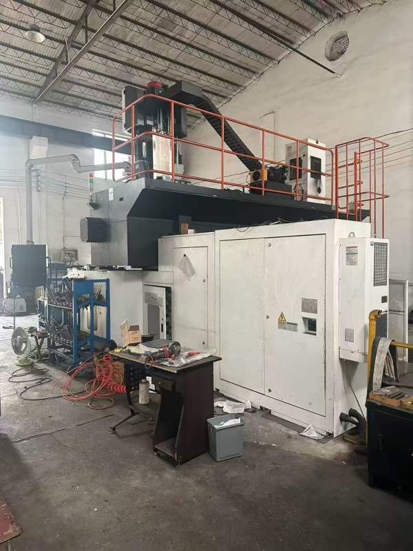 纽威4028龙门加工中心，工作台2米4米，门宽2.8米，门.