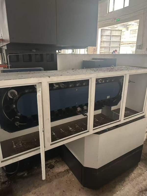 纽威4028龙门加工中心，工作台2米4米，门宽2.8米，门.