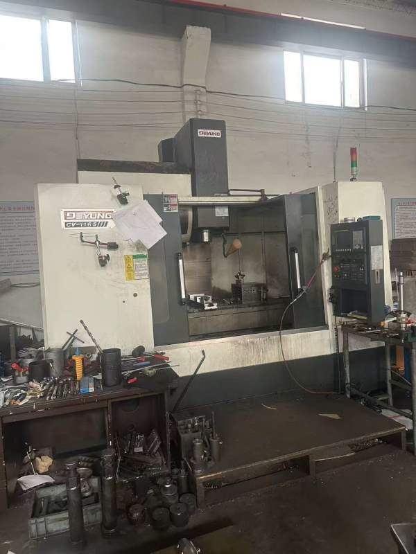 德扬1165立加，工作台1200630。BT40主轴，三轴行程112.