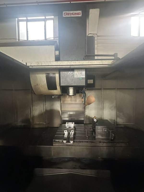 德扬1165立加，工作台1200630。BT40主轴，三轴行程112.