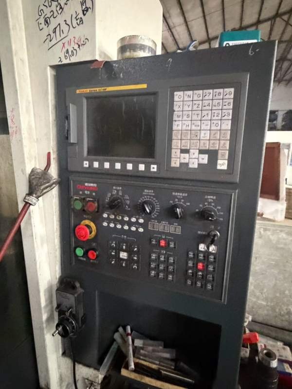 德扬1165立加，工作台1200630。BT40主轴，三轴行程112.