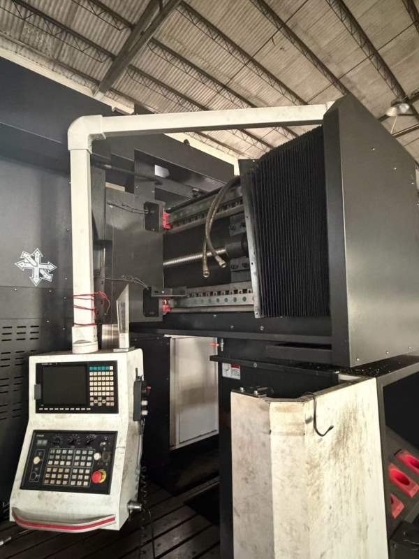 台湾大畏2015龙门加工中心，工作台1.4米2.2米，门宽1..