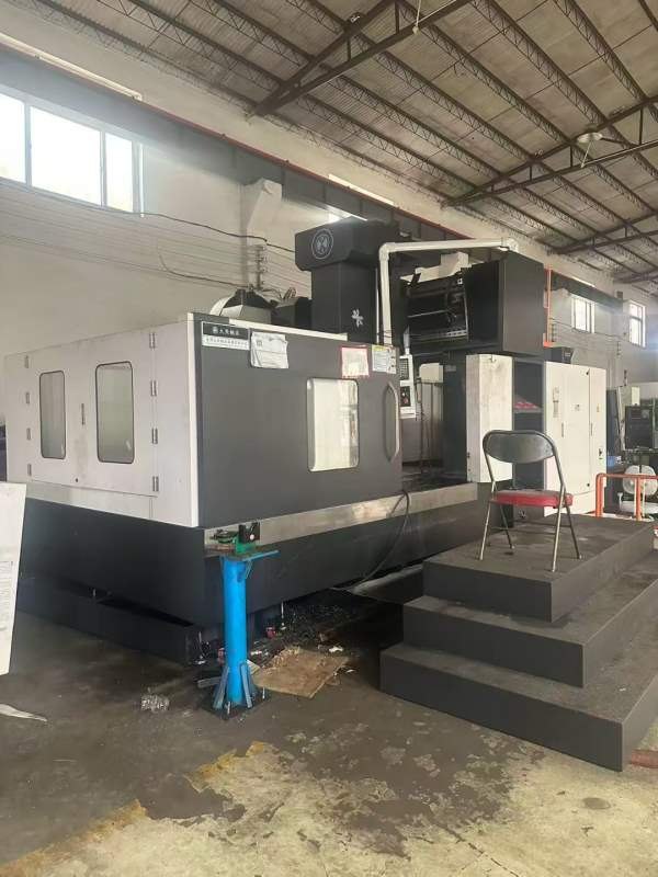 台湾大畏2015龙门加工中心，工作台1.4米2.2米，门宽1..