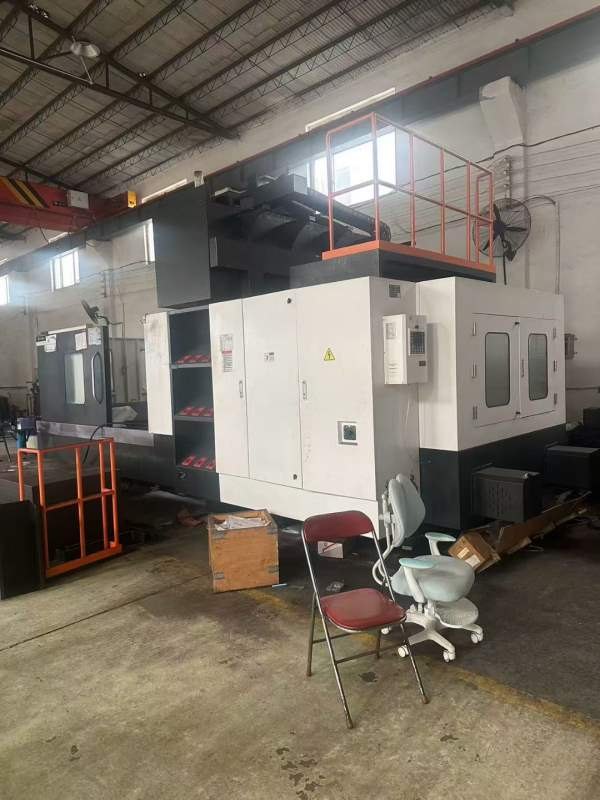 台湾大畏2015龙门加工中心，工作台1.4米2.2米，门宽1..