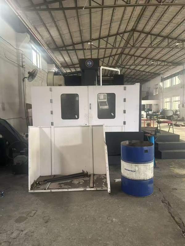 台湾大畏2015龙门加工中心，工作台1.4米2.2米，门宽1..