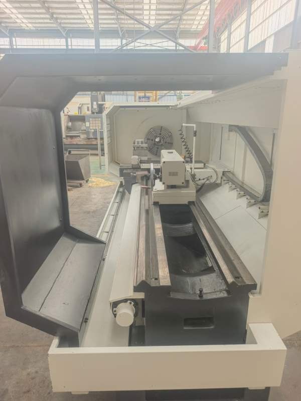 正宗宝鸡61633000数控车，22年设备，广数系统，带滚轮.