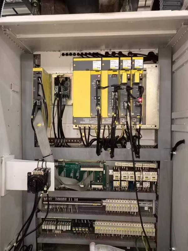 友佳FVP-1000A加工中心系统：发那科MD1包系统阿尔法电.