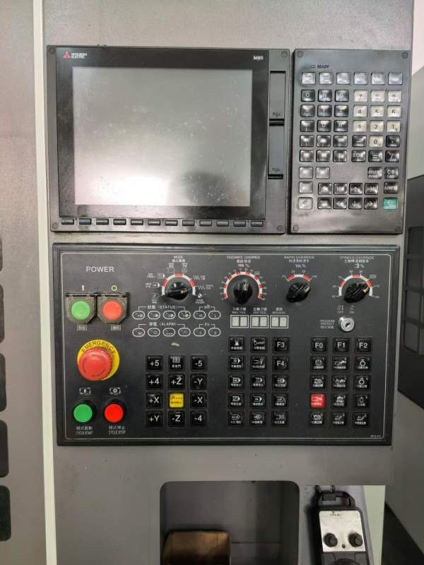 同款两台鸿光伟业850三轴滚柱线规主轴10000转带油冷机.