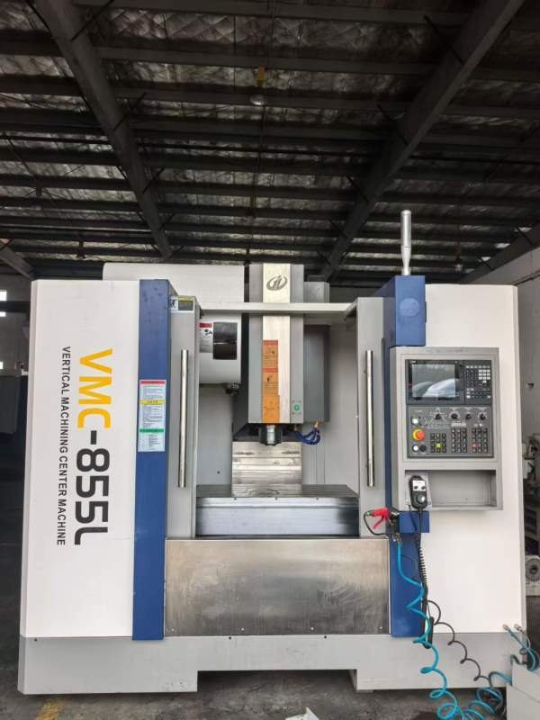 宏光伟业855加工中心，2023年机。三菱M80系统三轴滚柱.