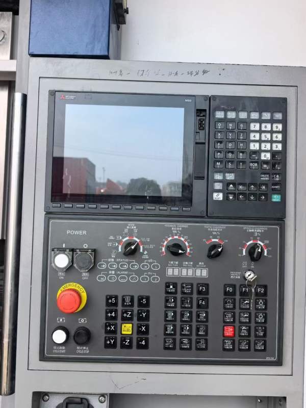 宏光伟业855加工中心，2023年机。三菱M80系统三轴滚柱.