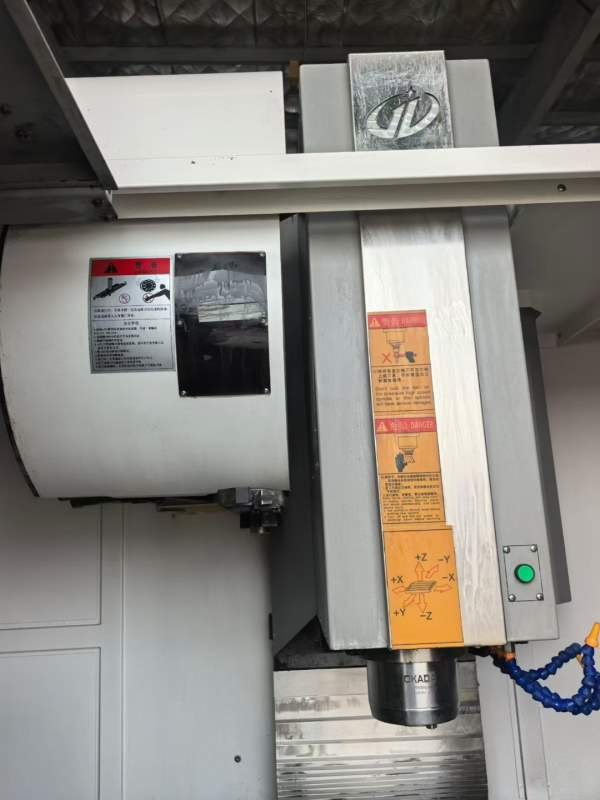 宏光伟业855加工中心，2023年机。三菱M80系统三轴滚柱.