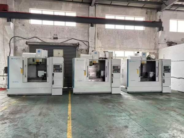 还剩后一台哈挺GX1000PLUS加工中心，系统发那科0i-MD.