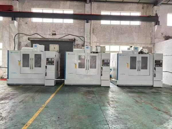 还剩后一台哈挺GX1000PLUS加工中心，系统发那科0i-MD.