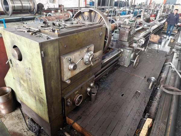 CW61125D12米车床，使用中，低价出售