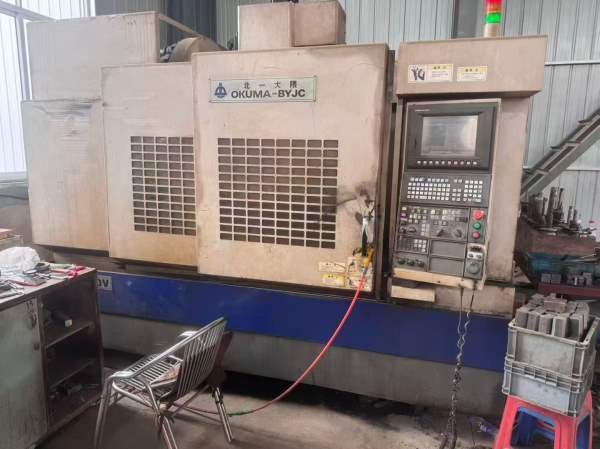 2012年北一大隈560加工中心，BT50主轴，台面1300560