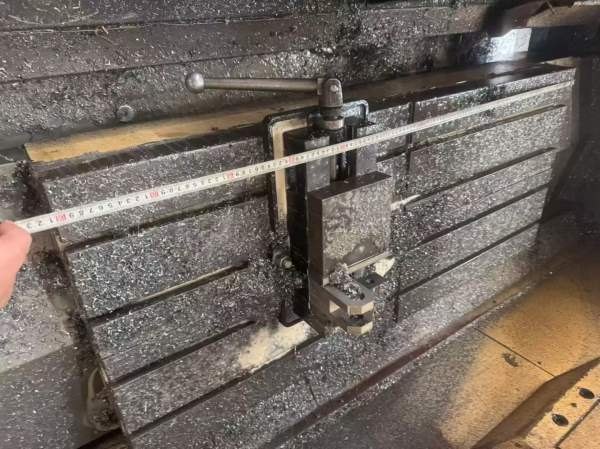 2012年北一大隈560加工中心，BT50主轴，台面1300560