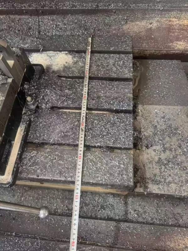 2012年北一大隈560加工中心，BT50主轴，台面1300560