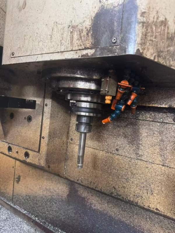 2012年北一大隈560加工中心，BT50主轴，台面1300560