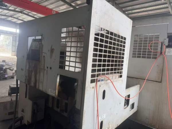 2012年北一大隈560加工中心，BT50主轴，台面1300560