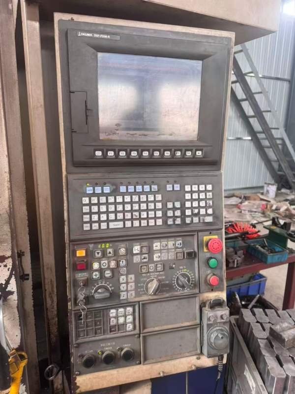 2012年北一大隈560加工中心，BT50主轴，台面1300560