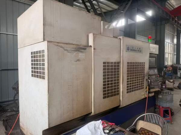 2012年北一大隈560加工中心，BT50主轴，台面1300560