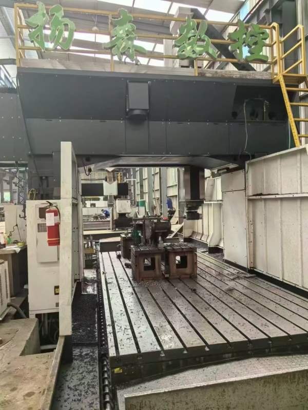 工厂在位扬森数控YSM6032重型龙门铣带50公斤中心出水.