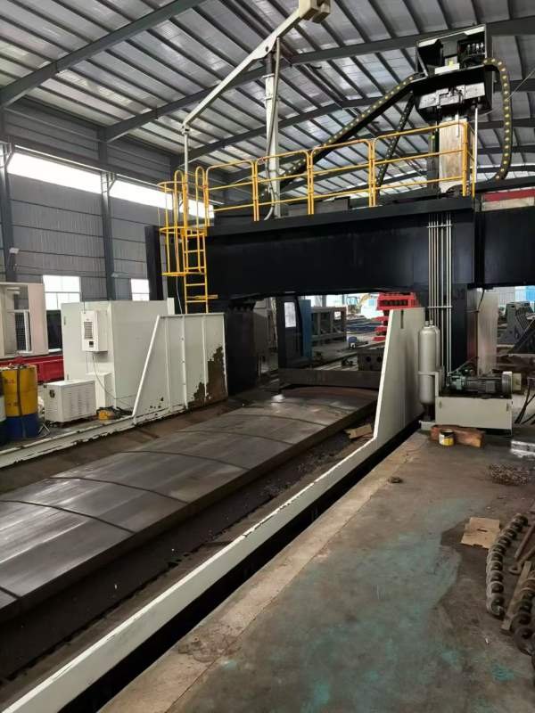 在位出售：国盛8米龙门，门宽3.5米，工作台2.5米8米，.