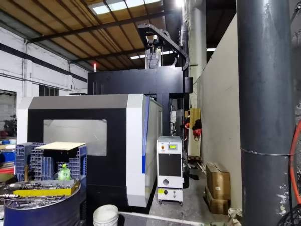 国盛3216龙门加工中心，工作台1.4米3米，门宽1.6米，.