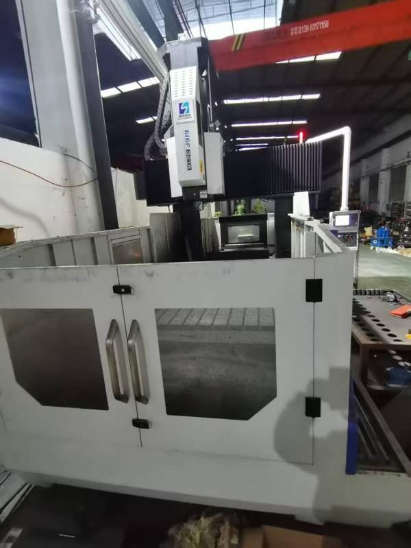 国盛3216龙门加工中心，工作台1.4米3米，门宽1.6米，.