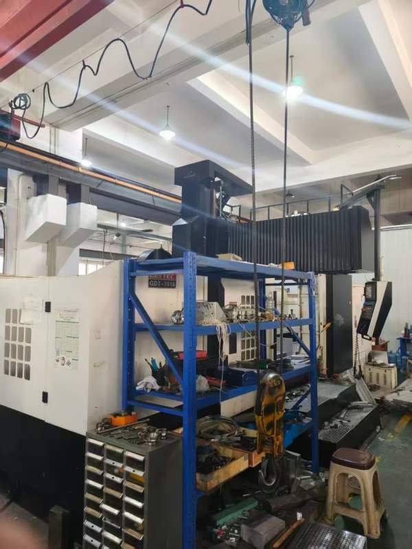 刚定一台，吉德特3018龙门，两线一硬，BT50主轴6000转.