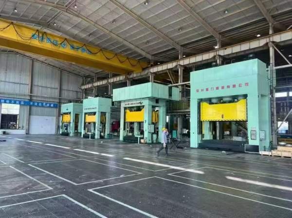 广东工厂刚买4台油压机  1200T 800T 630T两台 ，价格.