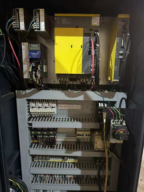 原版原漆同款两台斗山PUMA2450数控车床回转直径650mm.