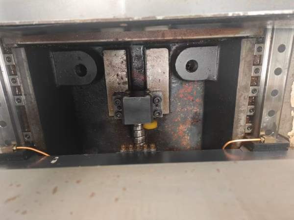 出售2022年嵩佑850立加，三菱M80系统，主轴12000转直.