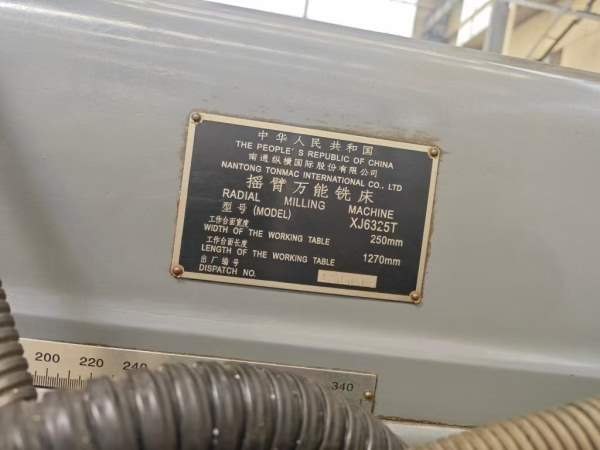 出售两台炮塔铣，后改数控，带后改数控四轴，成色好，.