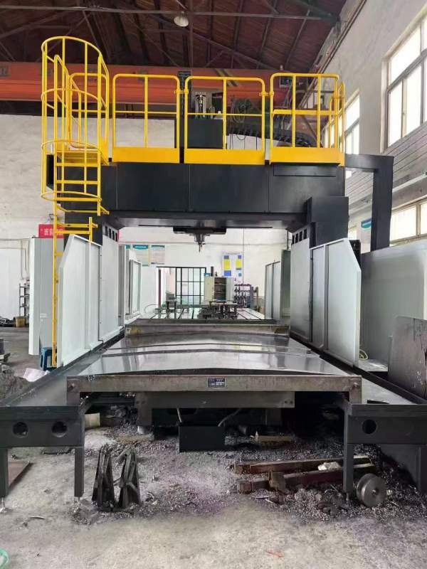 海天3028数控龙门，型号GLU2830，工作台32米，门宽2.8.