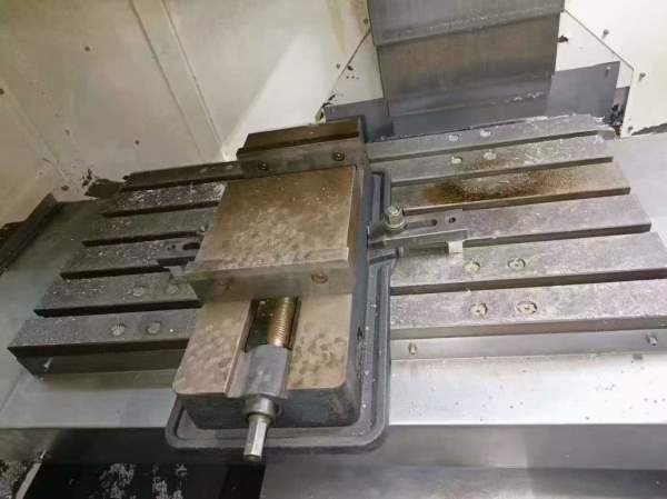 2017年一通855加工中心两线一硬，发那科mf系统，BT40.