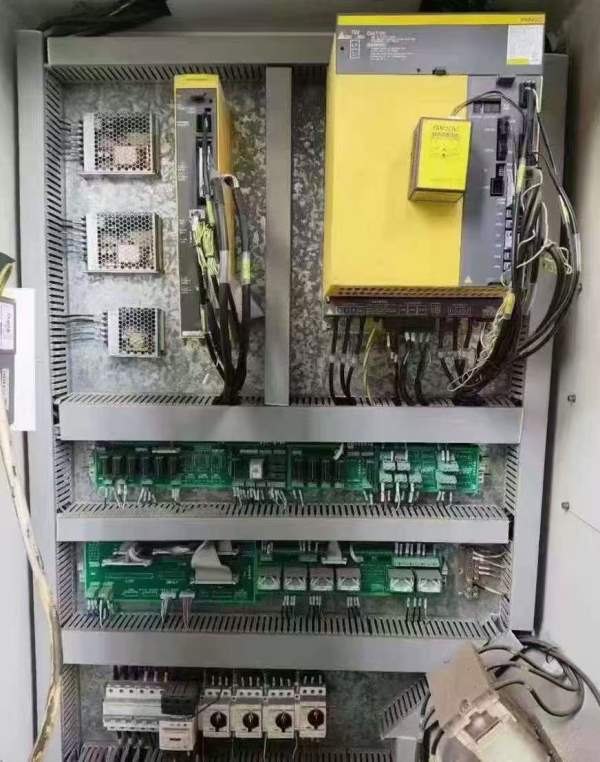 2017年一通855加工中心两线一硬，发那科mf系统，BT40.