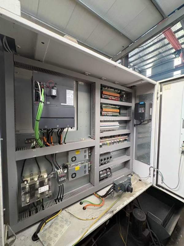 刚刚订货一台：2022年德阳855立式加工中心，BT40主轴.