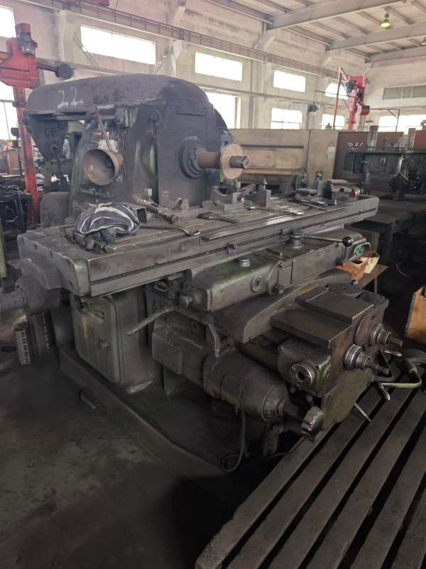 老国企使用中的X63铣床万能铣床，台面4001.7米，按重.