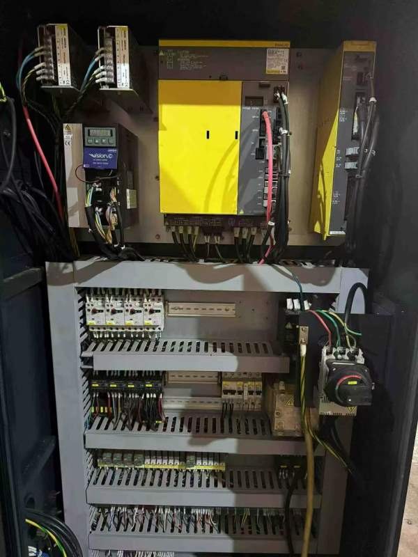 斗山PUMA2450数控车床，2台。回转直径650mm车削长度56.